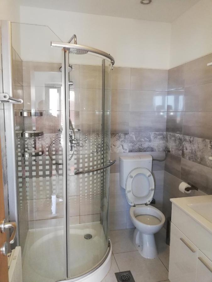 Apartman Postira Rot Exteriör bild