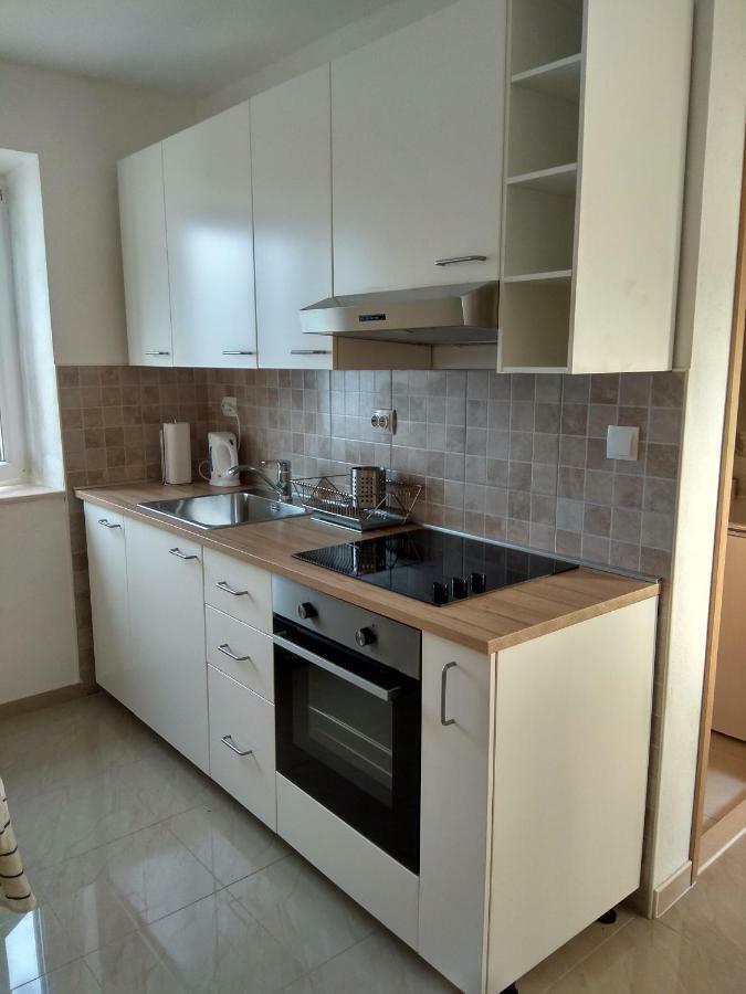 Apartman Postira Rot Exteriör bild